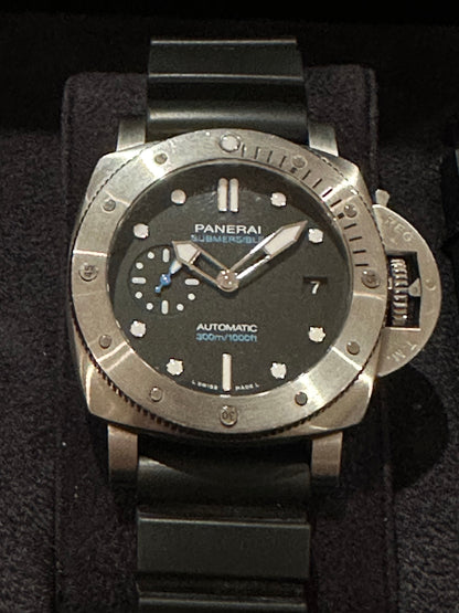 Panerai Luminor Submersible 2022 - PAM01973 Watch 42mm