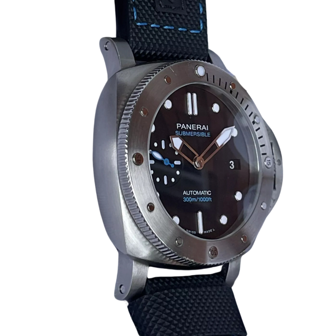 Panerai Luminor Submersible 2022 - PAM01973 Watch 42mm