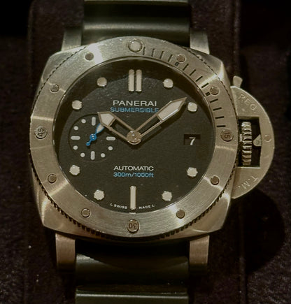 Panerai Luminor Submersible 2022 - PAM01973 Watch 42mm