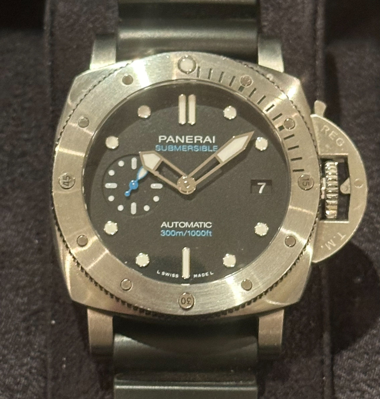 Panerai Luminor Submersible 2022 - PAM01973 Watch 42mm