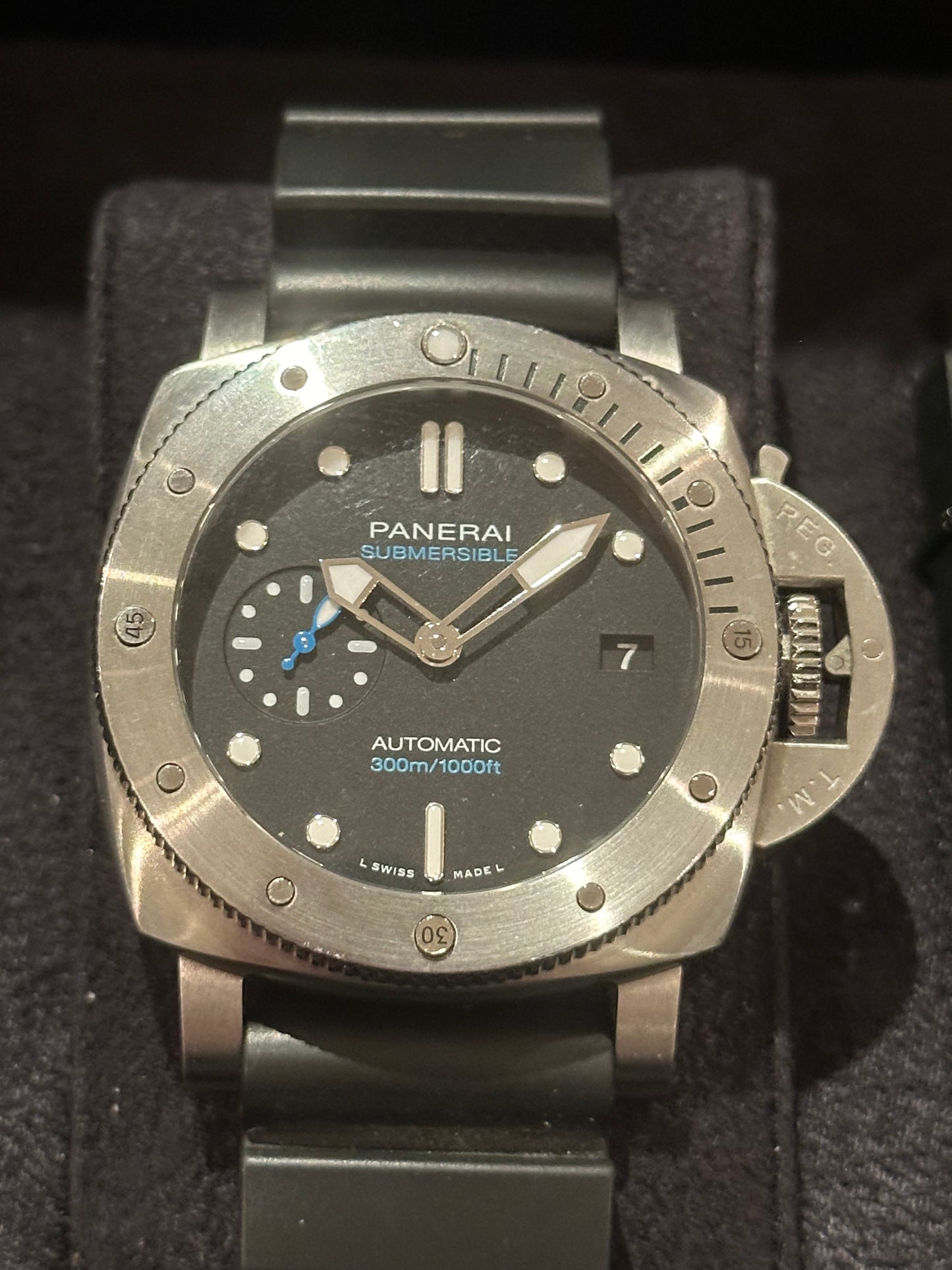 Panerai Luminor Submersible 2022 - PAM01973 Watch 42mm